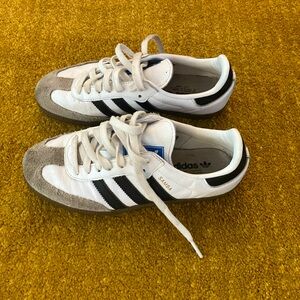 Adidas samba white with black stripes size US 5.